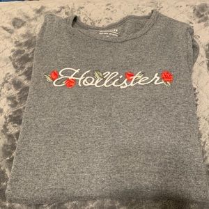Hollister top size medium grey